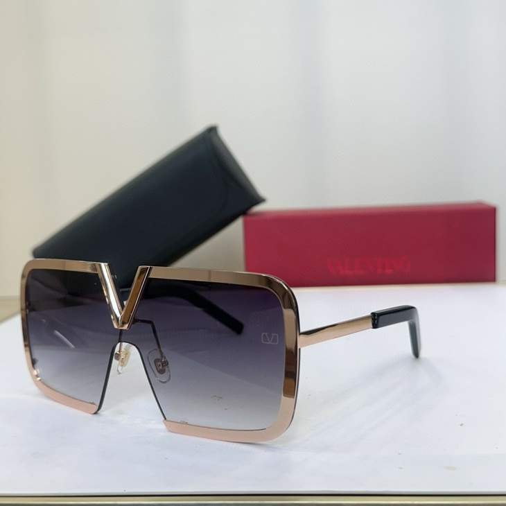 Picture of Valentino Sunglasses _SKUfw65331152fw